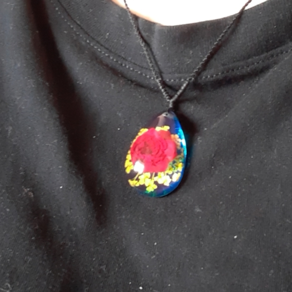 Resin jewelry with a rose!
